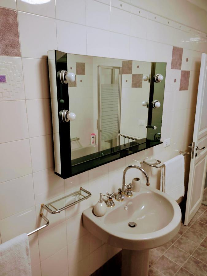 Central Apartment A Due Passi Dal Porto Palermo Exteriör bild
