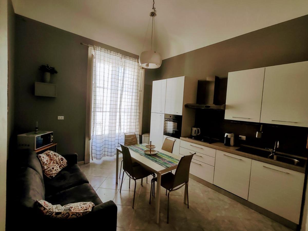 Central Apartment A Due Passi Dal Porto Palermo Exteriör bild